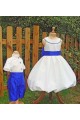 Cortège de mariage blanc et bleu roi chic