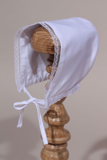 Bonnet de baptême bébé dentelle de Calais