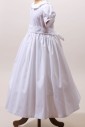 Robe blanche classique de communion, manches courtes et col Claudine