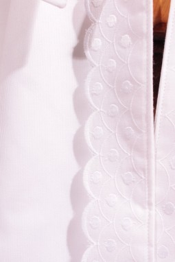 cape bapteme broderie anglaise