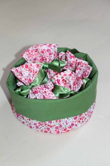 Panier en tissu pour sachets de dragées à fleurs