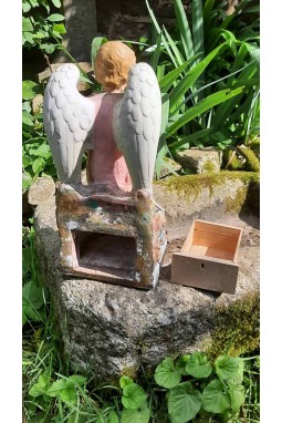 Petit ange quêteur avec tiroir 32 cm X 15 cm