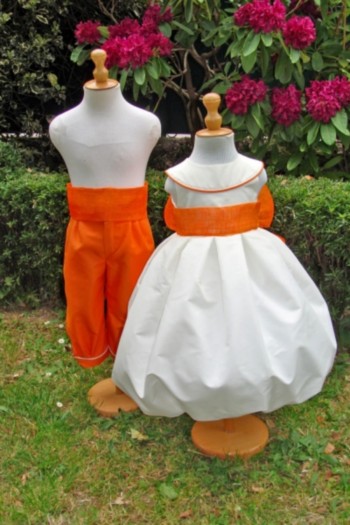 Tenue de cortège blanc et orange ceinture sisal orange