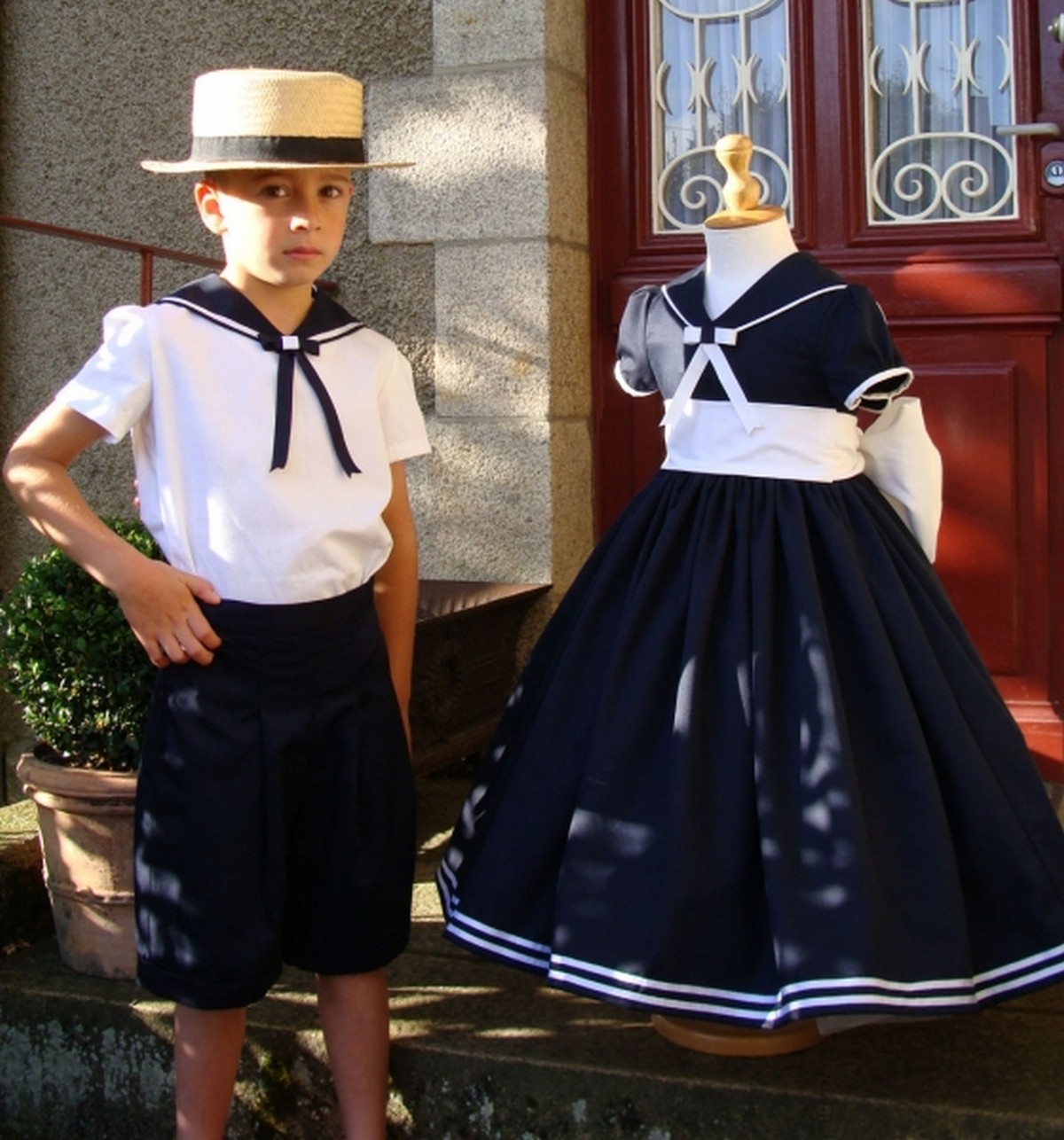 Costume de cérémonie bleu marine pour garçon et bébé