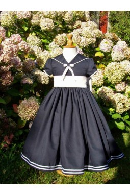 Tenue d'enfant d'honneur style petit marin anglais 1900,