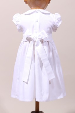 Robe de baptême à smocks pour fille